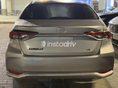 Toyota Corolla 2021 Silver Automatic Used for Sale in Nasr city - 5