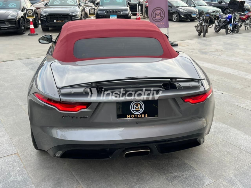 Jaguar F-Type 2022 Dark Gray Automatic Used for Sale in Greater Cairo ( Cairo + Giza) - 4