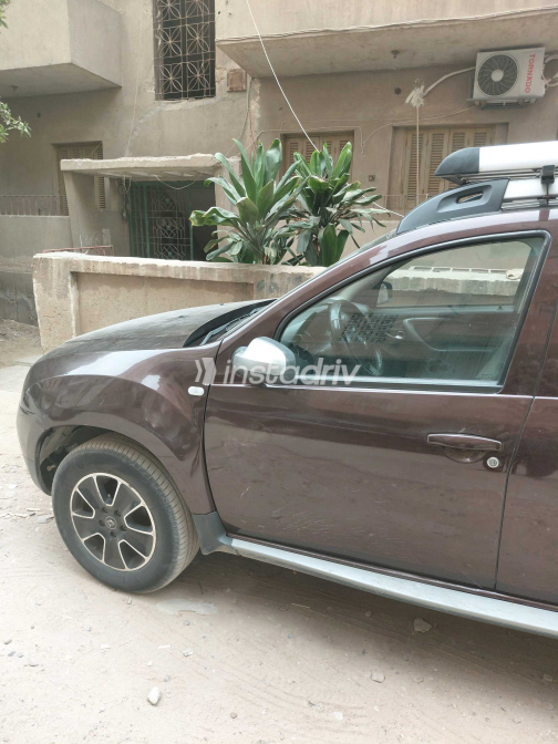 Renault Duster 2018 Brown Automatic Used for Sale in Greater Cairo ( Cairo + Giza) - 9