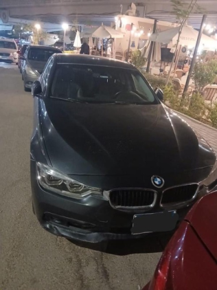 بي ام دبليو 318 2019 رمادي غامق أوتوماتيك مستعملة للبيع في القاهرة