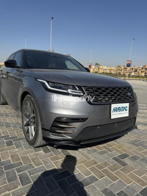 Land Rover Velar 2021 Gray Automatic Used for Sale in Sheikh Zayed City - 2