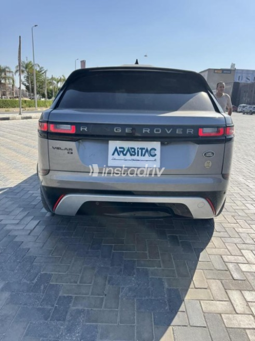 Land Rover Velar 2021 Gray Automatic Used for Sale in Sheikh Zayed City - 3