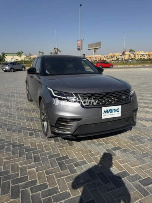 Land Rover Velar 2021 Gray Automatic Used for Sale in Sheikh Zayed City - 4