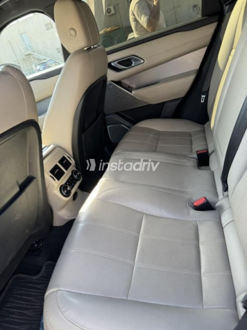Land Rover Velar 2021 Gray Automatic Used for Sale in Sheikh Zayed City - 5