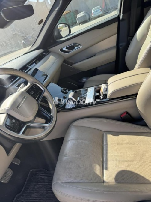 Land Rover Velar 2021 Gray Automatic Used for Sale in Sheikh Zayed City - 9
