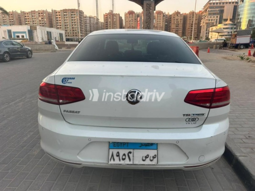 فولكس فاغن باسات 2016 أبيض أوتوماتيك مستعملة للبيع في الجيزة - 2
