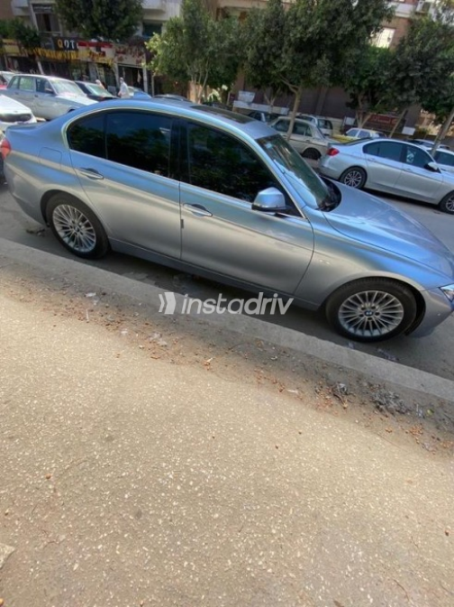 BMW 320 2013 White Automatic Used for Sale in Sheikh Zayed City - 3
