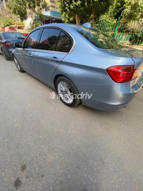 BMW 320 2013 White Automatic Used for Sale in Sheikh Zayed City - 4
