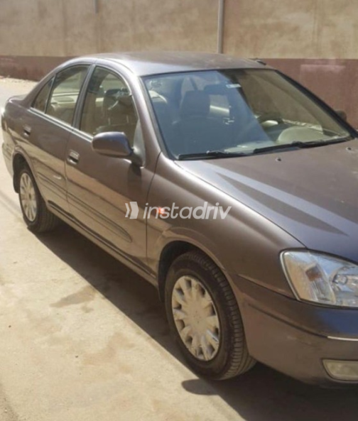 Nissan Sunny 2012 White Automatic Used for Sale in Sheikh Zayed City - 3