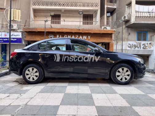 Chevrolet Cruze 2010 Black Automatic Used for Sale in Cairo - 2
