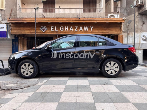 Chevrolet Cruze 2010 Black Automatic Used for Sale in Cairo - 3