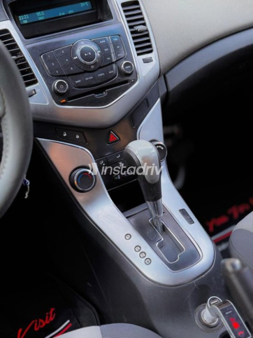 Chevrolet Cruze 2010 Black Automatic Used for Sale in Cairo - 9