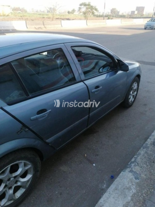 Opel Astra 2007 Silver Automatic Used for Sale in Sharqia - 7