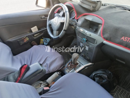 Opel Astra 2007 Silver Automatic Used for Sale in Sharqia - 8