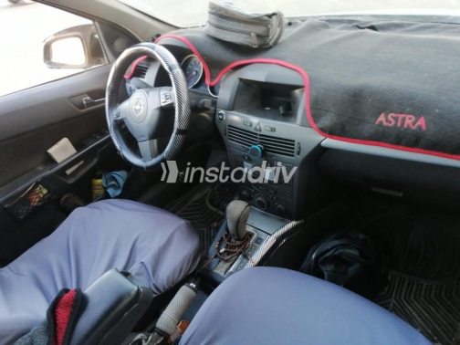 Opel Astra 2007 Silver Automatic Used for Sale in Sharqia - 9