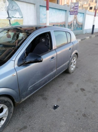 Opel Astra 2007 Silver Automatic Used for Sale in Sharqia