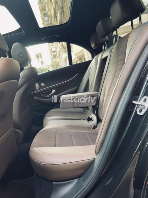 Mercedes E 200 2022 Black Automatic Used for Sale in Cairo - 8