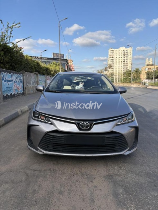 Toyota Corolla 2022 Silver Automatic Used for Sale in Alexandria - 1
