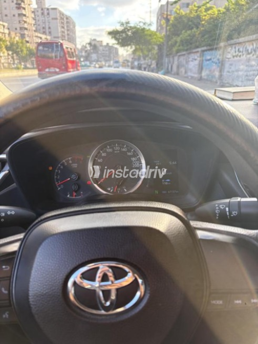 Toyota Corolla 2022 Silver Automatic Used for Sale in Alexandria - 9
