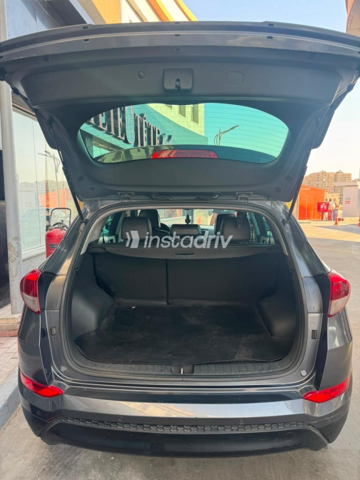 Hyundai Tucson 2017 Dark Gray Automatic Used for Sale in Greater Cairo ( Cairo + Giza) - 3
