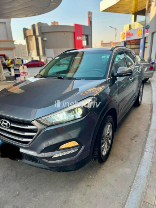 Hyundai Tucson 2017 Dark Gray Automatic Used for Sale in Greater Cairo ( Cairo + Giza) - 6