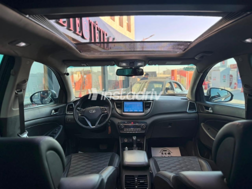 Hyundai Tucson 2017 Dark Gray Automatic Used for Sale in Greater Cairo ( Cairo + Giza) - 7