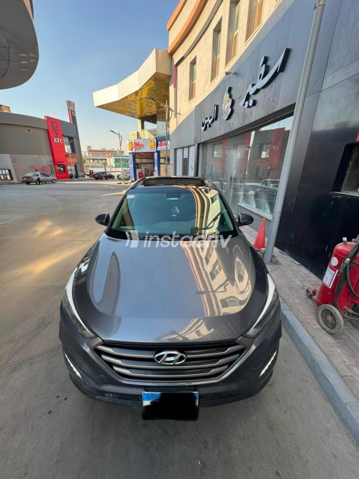 Hyundai Tucson 2017 Dark Gray Automatic Used for Sale in Greater Cairo ( Cairo + Giza) - 10