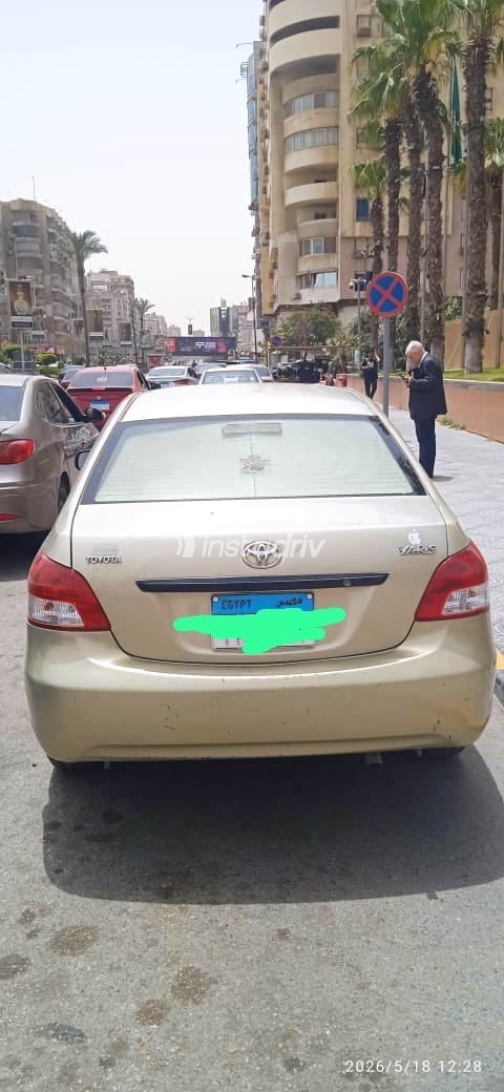 Toyota Yaris 2006 Gold Manual Used for Sale in Greater Cairo ( Cairo + Giza) - 2