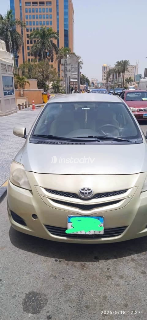Toyota Yaris 2006 Gold Manual Used for Sale in Greater Cairo ( Cairo + Giza) - 3