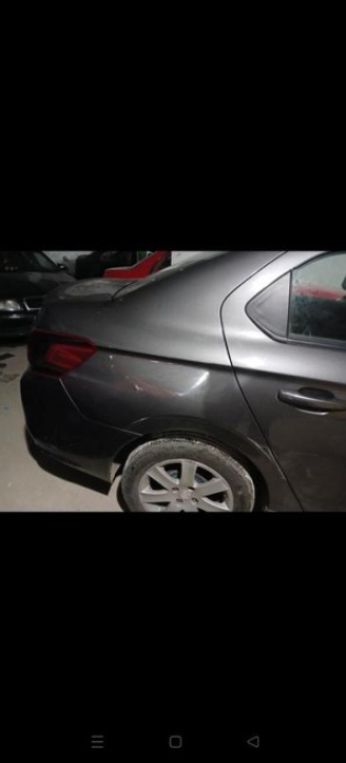 بيجو 301 2021 فضي أوتوماتيك مستعملة للبيع في الإسكندرية
