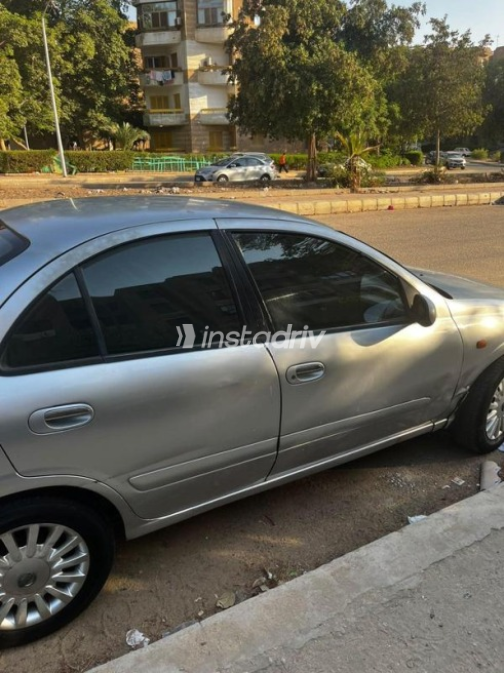 Nissan Sunny 2012 Silver Automatic Used for Sale in 6 October - 5