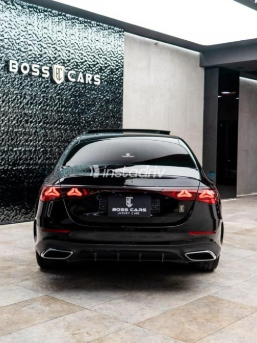 Mercedes E 200 2025 Black Automatic Used for Sale in Cairo - 3