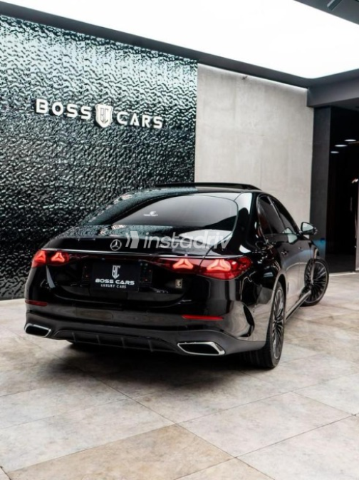 Mercedes E 200 2025 Black Automatic Used for Sale in Cairo - 5