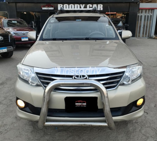 Toyota Fortuner 2013 Gold Automatic Used for Sale in Maadi - 1