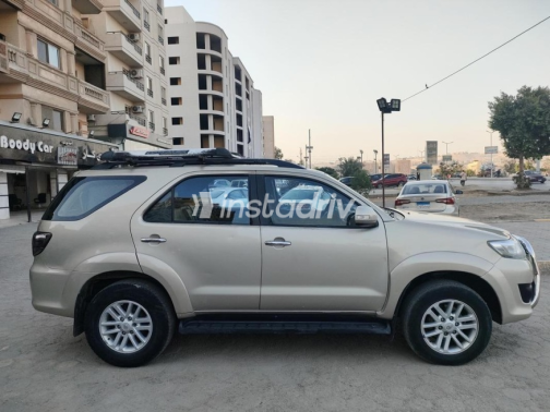 Toyota Fortuner 2013 Gold Automatic Used for Sale in Maadi - 2