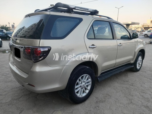 Toyota Fortuner 2013 Gold Automatic Used for Sale in Maadi - 3