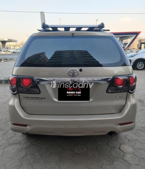 Toyota Fortuner 2013 Gold Automatic Used for Sale in Maadi - 4