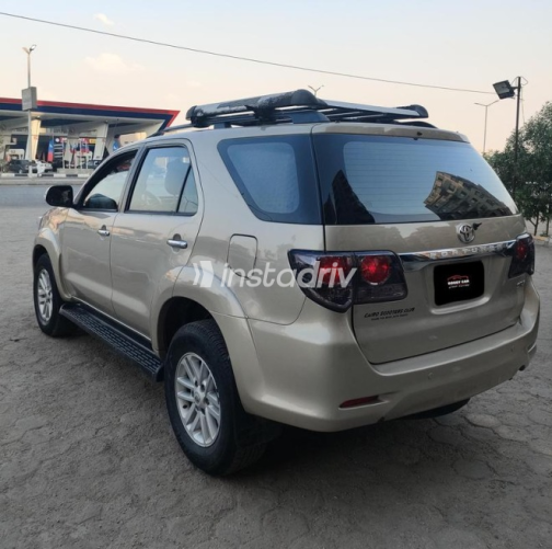 Toyota Fortuner 2013 Gold Automatic Used for Sale in Maadi - 5