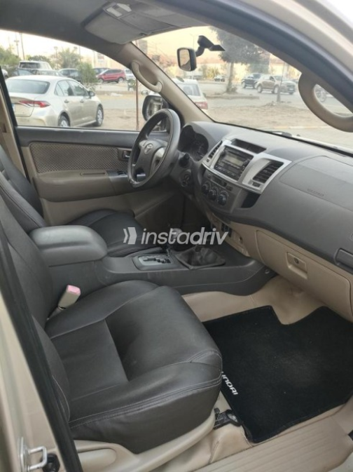 Toyota Fortuner 2013 Gold Automatic Used for Sale in Maadi - 8