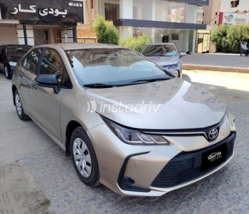 تويوتا كورولا 2022 ذهبي أوتوماتيك مستعملة للبيع في المعادى - 2