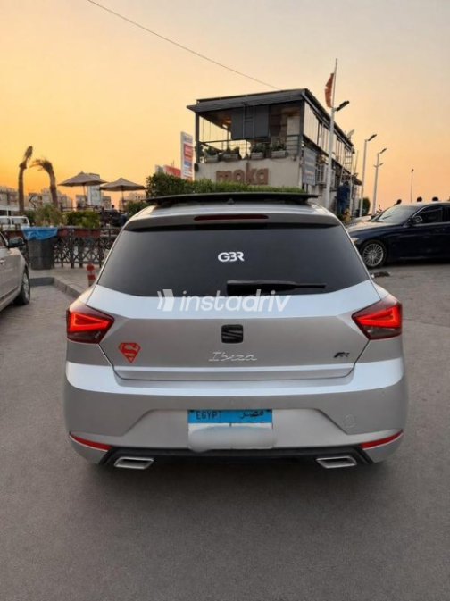 Seat Ibiza 2022 Silver Automatic Used for Sale in Nasr city - 5