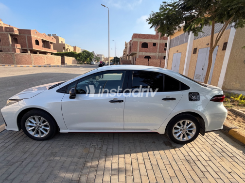 تويوتا كورولا 2023 أبيض CVT مستعملة للبيع في القاهرة الكبرى ( القاهرة - الجيزة) - 8