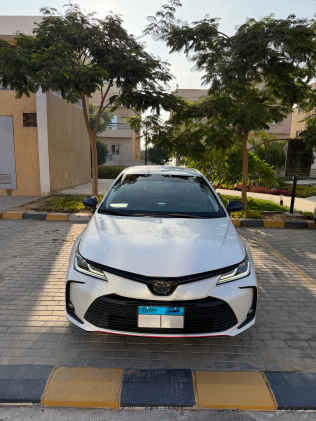 تويوتا كورولا 2023 أبيض CVT مستعملة للبيع في القاهرة الكبرى ( القاهرة - الجيزة)