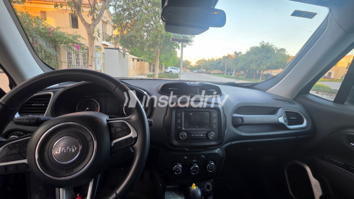 جيب رينيجيد 2019 أسود أوتوماتيك مستعملة للبيع في القاهرة الكبرى ( القاهرة - الجيزة) - 1