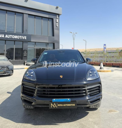Porsche Cayenne 2022 Black Automatic Used for Sale in Cairo - 2