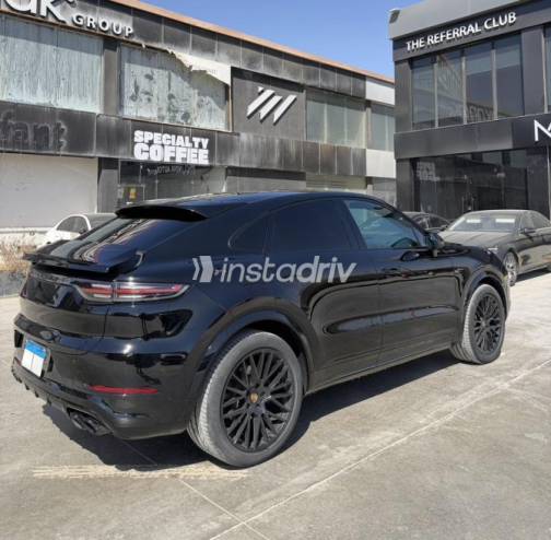 Porsche Cayenne 2022 Black Automatic Used for Sale in Cairo - 6