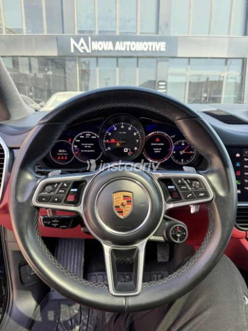 Porsche Cayenne 2022 Black Automatic Used for Sale in Cairo - 9