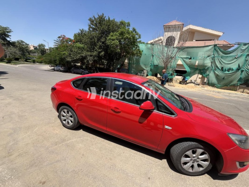 Opel Astra 2020 Red Automatic Used for Sale in Greater Cairo ( Cairo + Giza) - 3