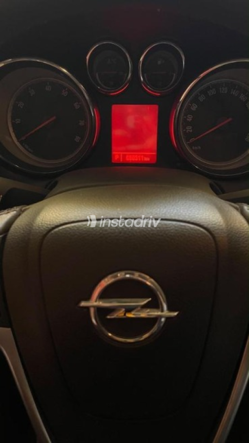 Opel Astra 2020 Red Automatic Used for Sale in Greater Cairo ( Cairo + Giza) - 6
