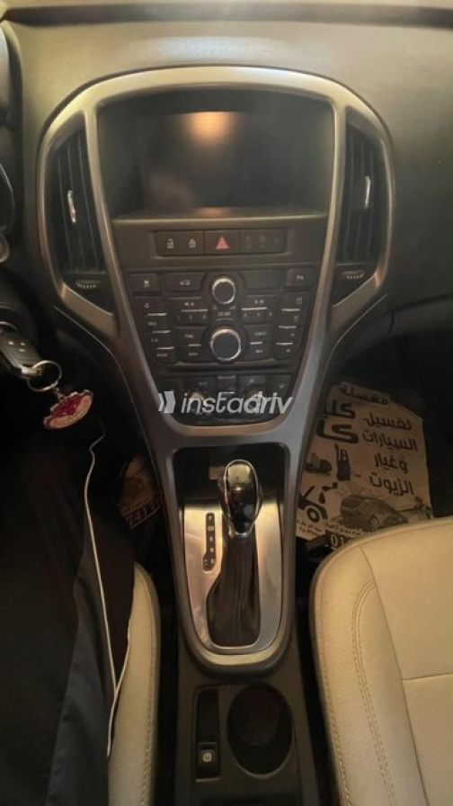 Opel Astra 2020 Red Automatic Used for Sale in Greater Cairo ( Cairo + Giza) - 7
